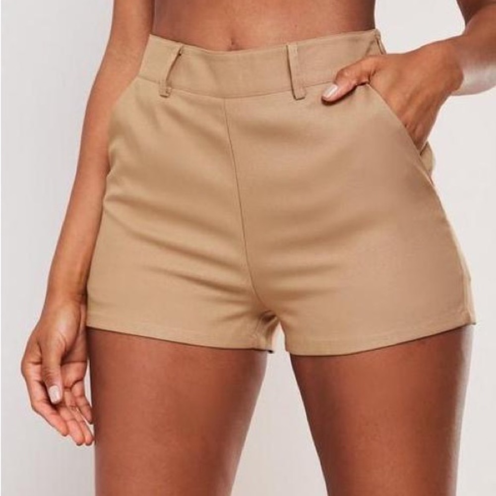 TAILORED SHORT